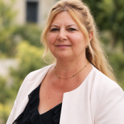 Véronique PINEAU